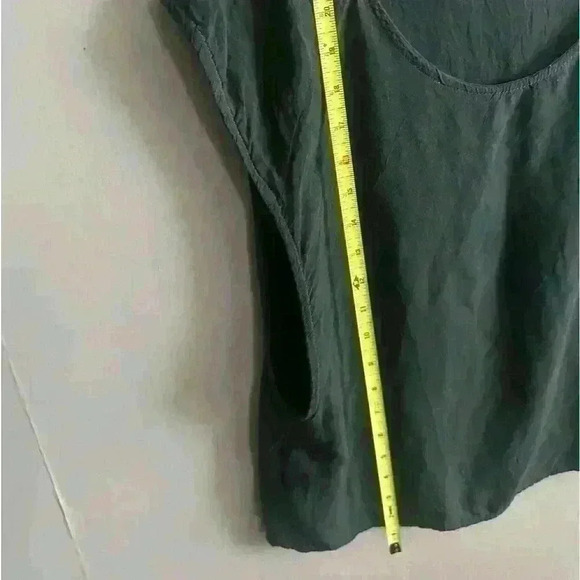 Brandy Melville top too cute 🥰 - Picture 4 of 7